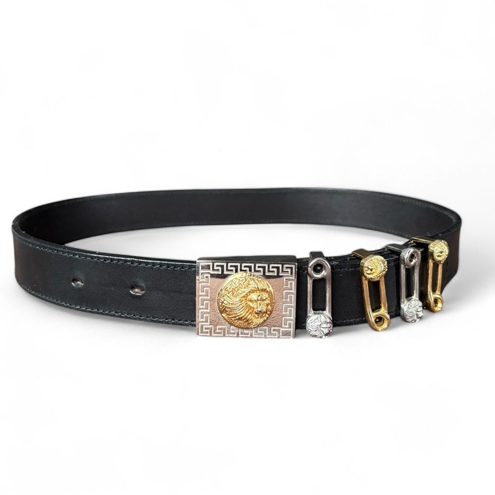 Vintage 90s Versus Gianni Versace Lion Pin Medallion Leather Belt Black 70 / 28